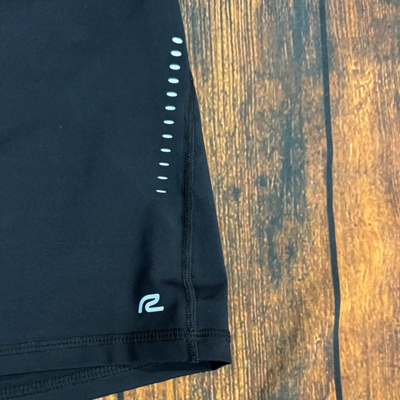 ROAD RUNNER Compression 8” Short in Black XL - Picture 4 of 7